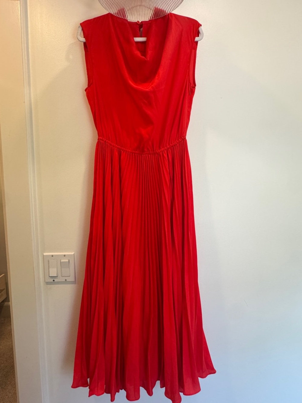 Red Argent Sleeveless Pleated Midi Dress Size 8